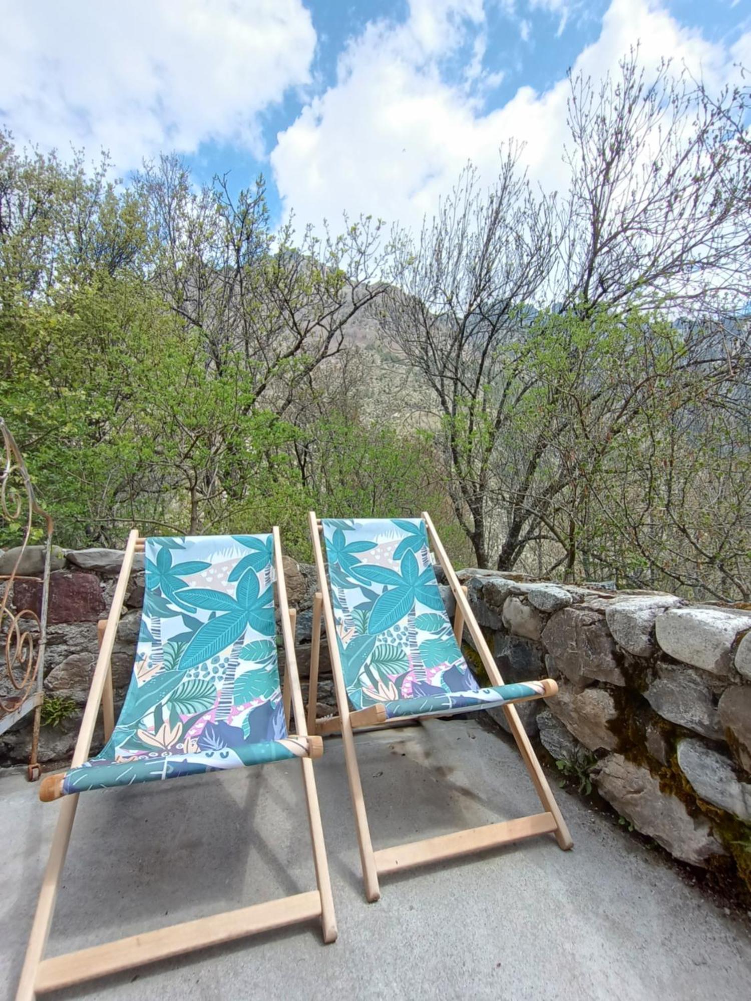 Chambre Ou Gite Dans Une Maison De Montagne - De Suzon A Zelie Entraigues  Zimmer foto